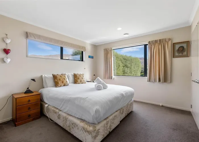Mountain View Hideaway *